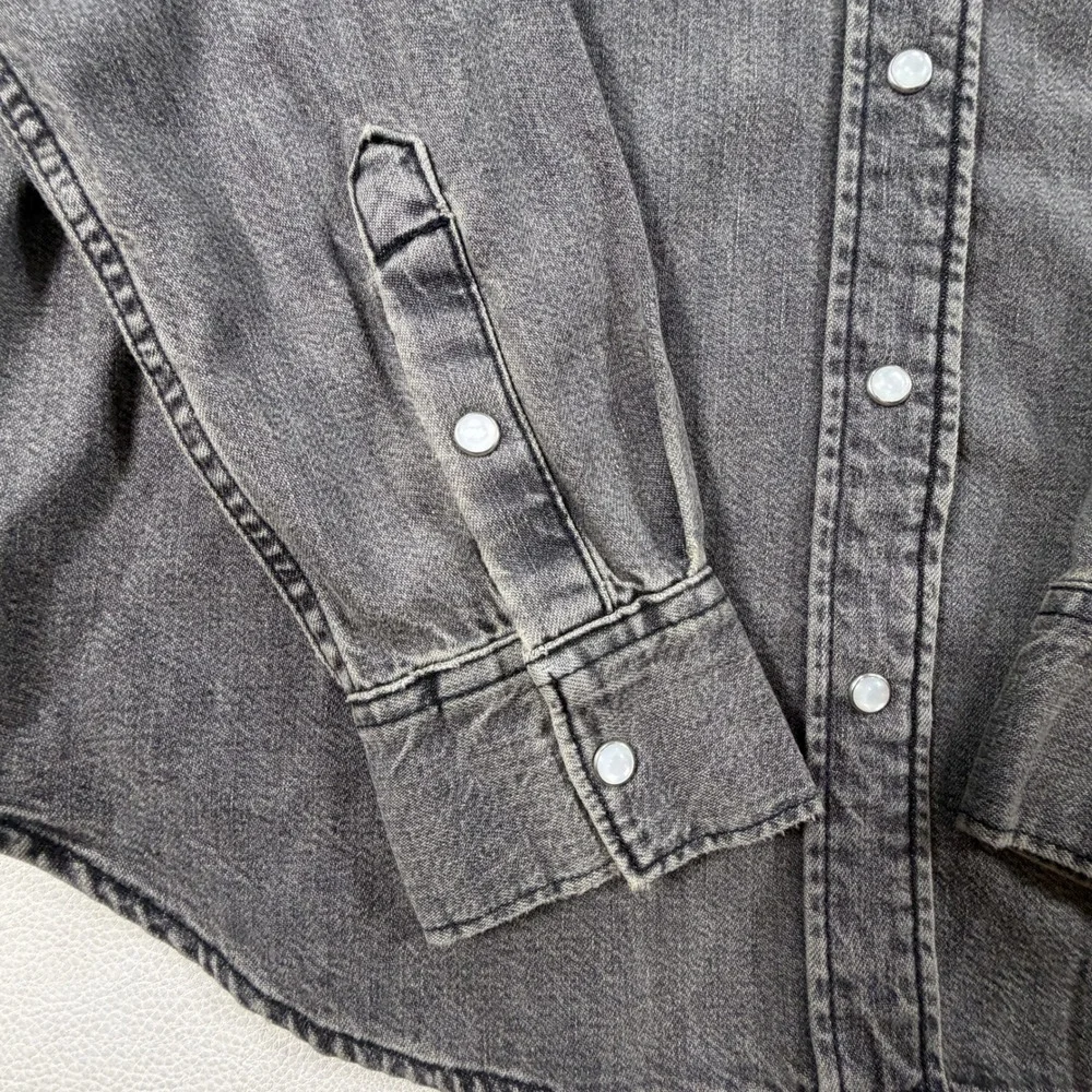 Levis Shirt Mens Small Gray Denim Western Snap Front Long Sleeve Standard Fit